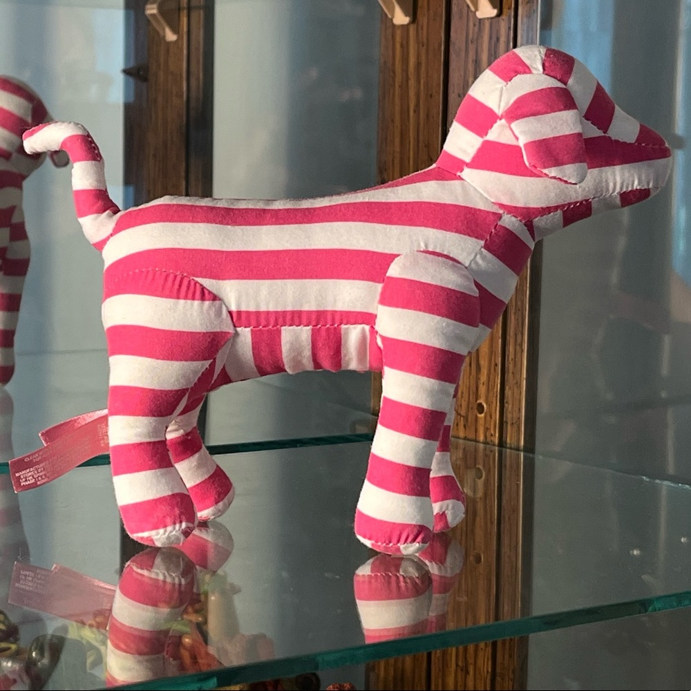 Victoria’s Secret plush dog, August 2008